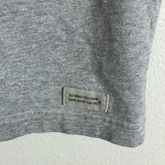 Life Is Good Mens XL Gray T Shirt In Whiskey Years I Just Got More Delicious Top - Picture 7 of 8